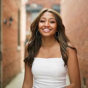 Meet your Posher, Yvette